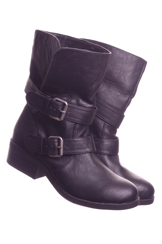  BlackBoots.jpg