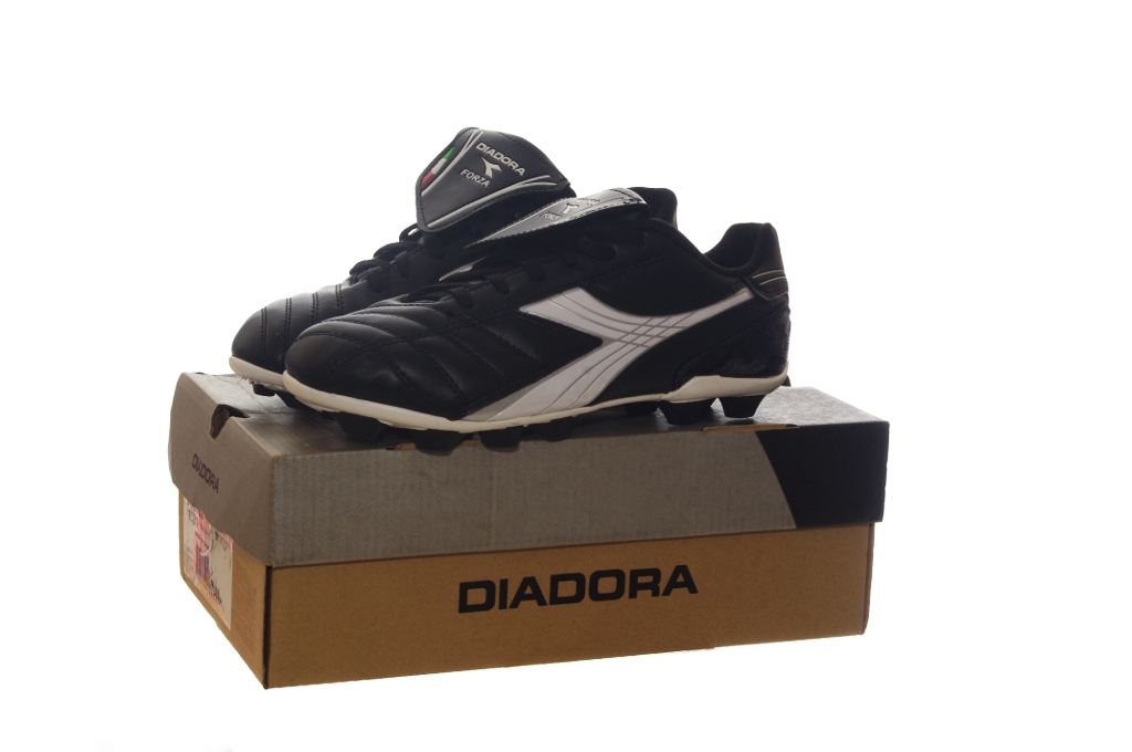  BlackCleat.JPG
